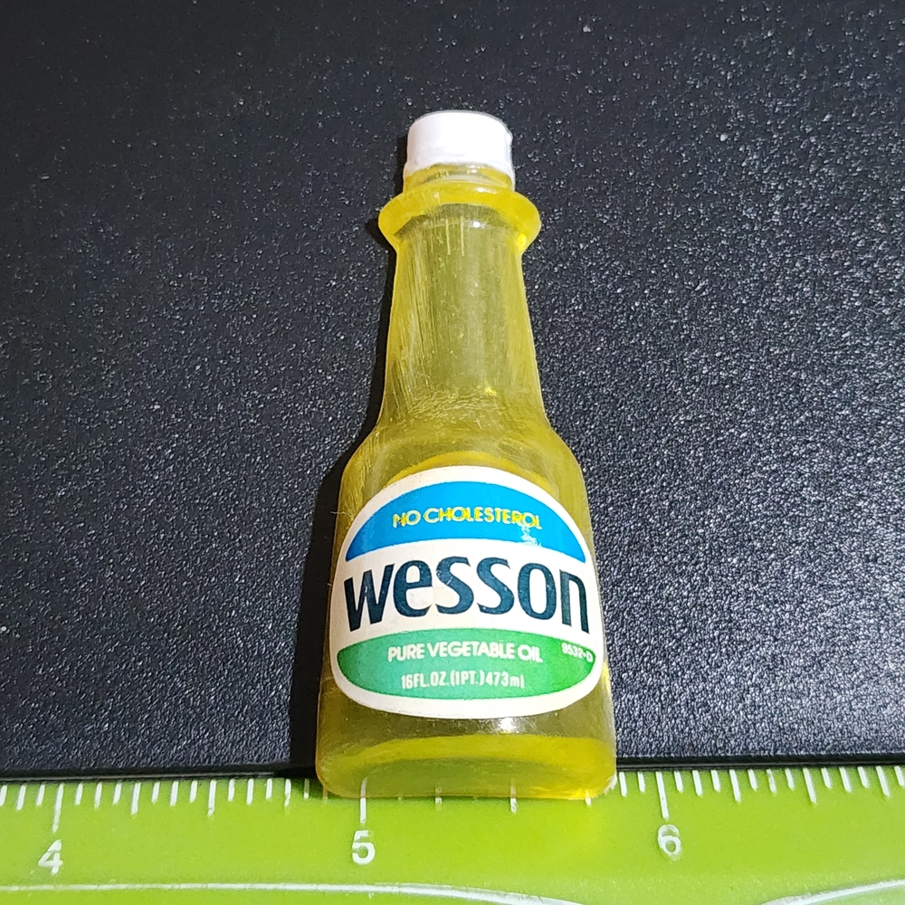 Vintage Wesson Cooking‎ Oil Collectible Refridgerator Magnet